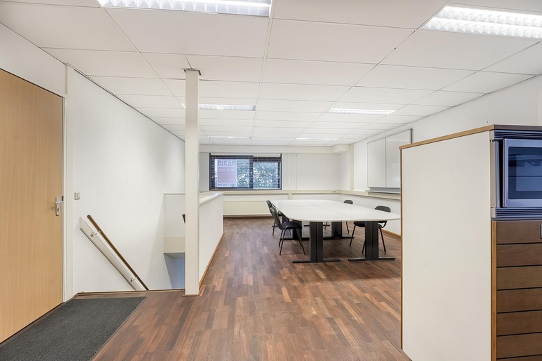 KantoorruimteaanLuzernestraat 37<br/> inNieuw-Vennep