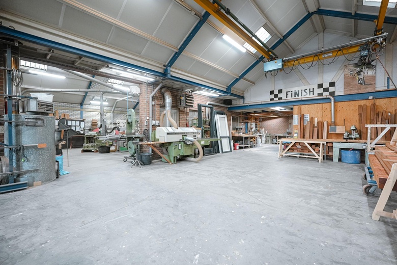 BedrijfsruimteaanBreedijk 19<br/> inHelmond BedrijfsruimteaanBreedijk 19<br/> inHelmond