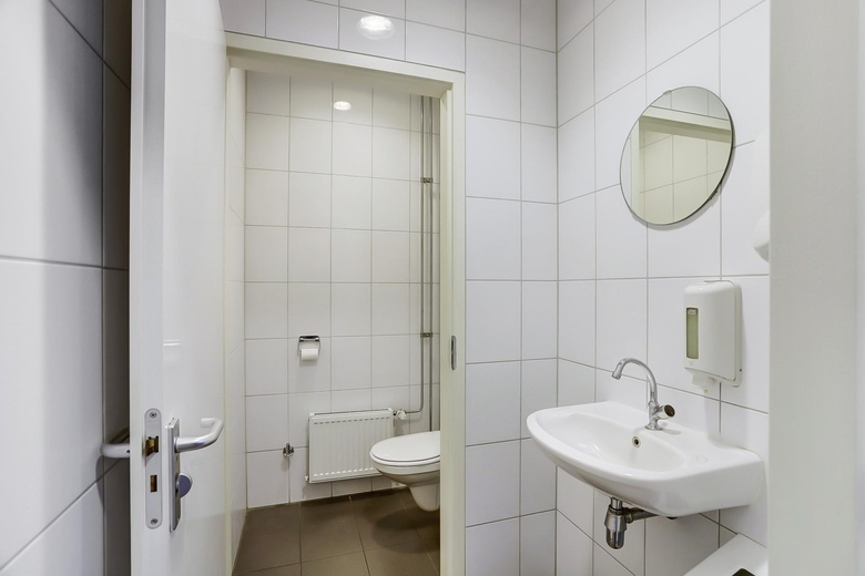 BedrijfsruimteaanAmbachtsstraat 75<br/> inWinterswijk BedrijfsruimteaanAmbachtsstraat 75<br/> inWinterswijk