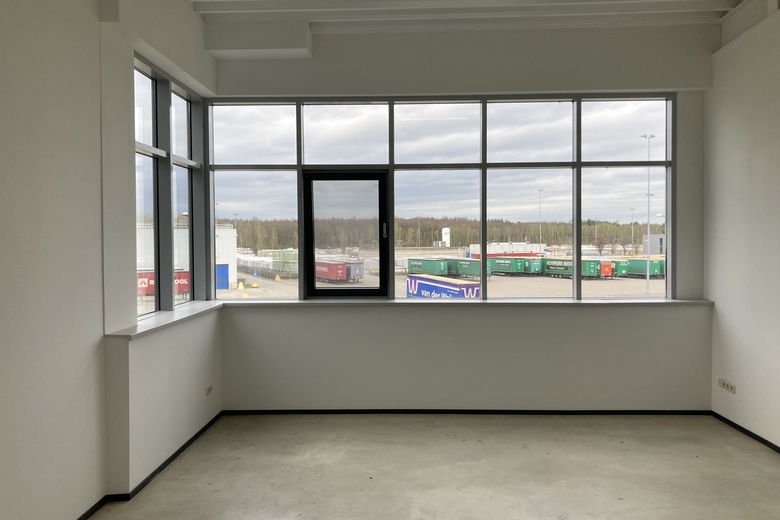 BedrijfsruimteaanMarie Curieweg 1<br/> inRoermond BedrijfsruimteaanMarie Curieweg 1<br/> inRoermond