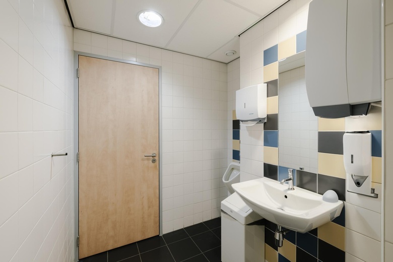 BedrijfsruimteaanVeluwezoom 15<br/> inAlmere BedrijfsruimteaanVeluwezoom 15<br/> inAlmere