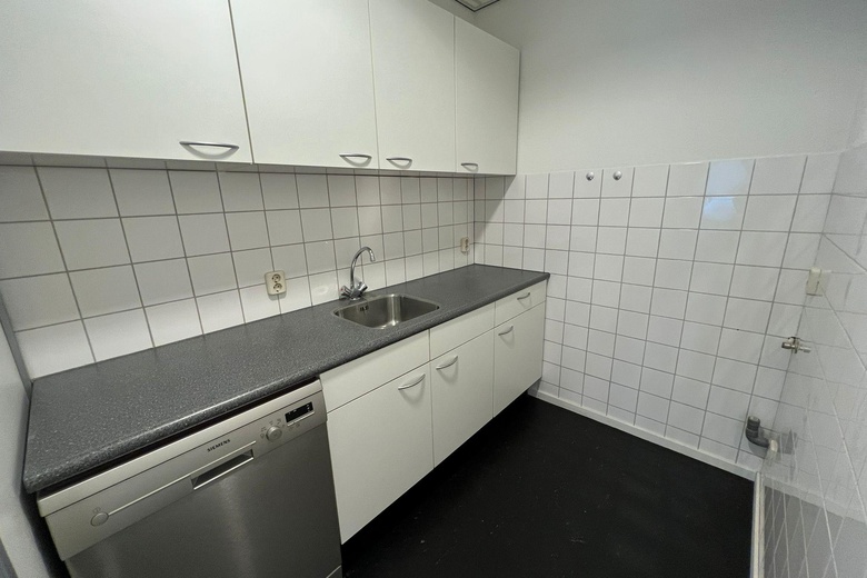 KantoorruimteaanAchthovenerweg 17 D<br/> inLeiderdorp KantoorruimteaanAchthovenerweg 17 D<br/> inLeiderdorp