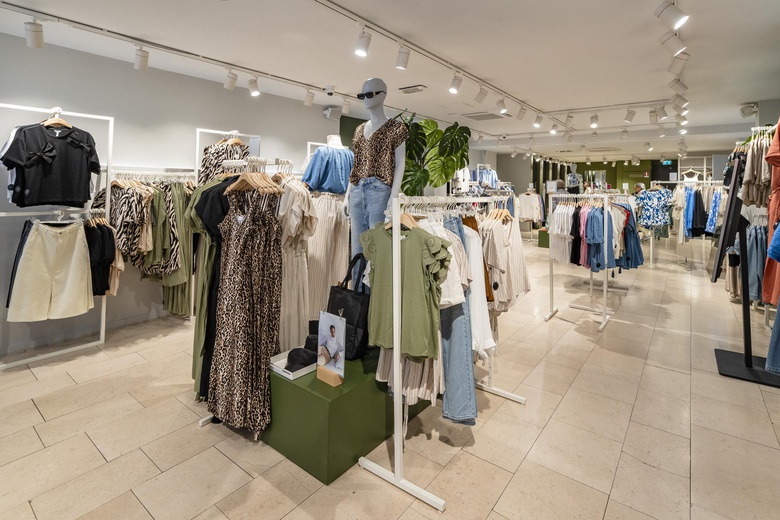 WinkelruimteaanDemer 17<br/> inEindhoven WinkelruimteaanDemer 17<br/> inEindhoven