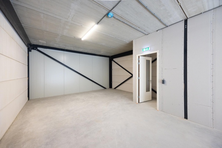 BedrijfsruimteaanKabelweg 45<br/> inRoelofarendsveen BedrijfsruimteaanKabelweg 45<br/> inRoelofarendsveen