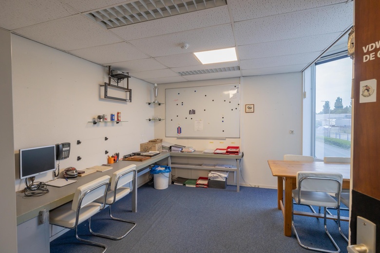 BedrijfsruimteaanTransportweg 21<br/> inNieuwkoop BedrijfsruimteaanTransportweg 21<br/> inNieuwkoop