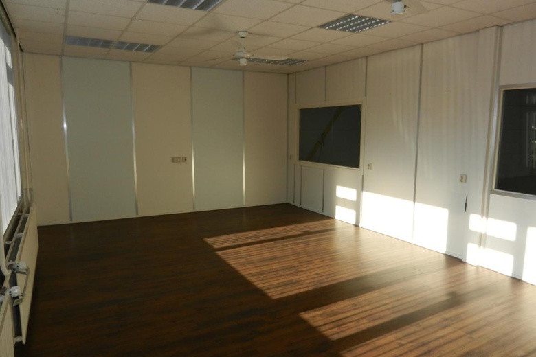 BedrijfsruimteaanPhilipsstraat 12<br/> inZoetermeer BedrijfsruimteaanPhilipsstraat 12<br/> inZoetermeer