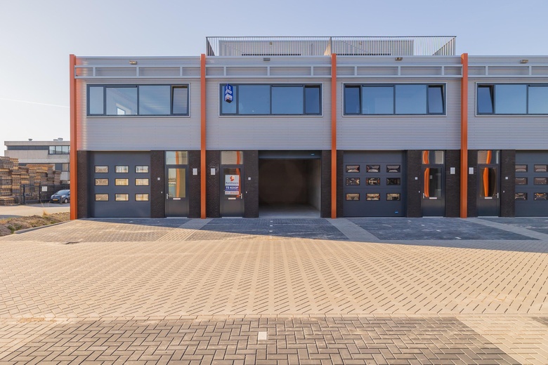 BedrijfsruimteaanCilinderweg 75<br/> inRoelofarendsveen