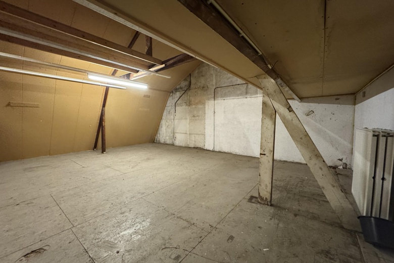 BedrijfsruimteaanRosmolenstraat 32 A<br/> inZaandam