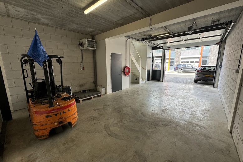 BedrijfsruimteaanSmaragd 418<br/> inDordrecht BedrijfsruimteaanSmaragd 418<br/> inDordrecht