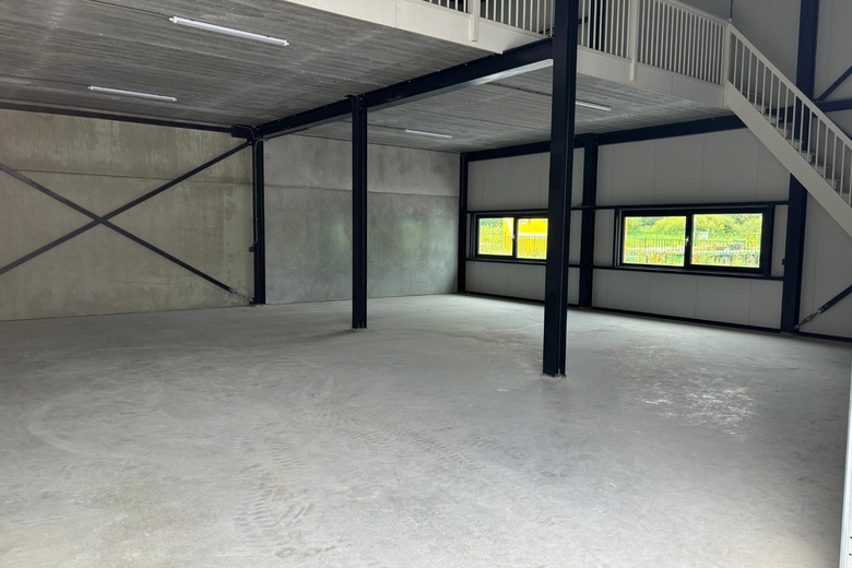 BedrijfsruimteaanAgriport 11 09<br/> inMiddenmeer