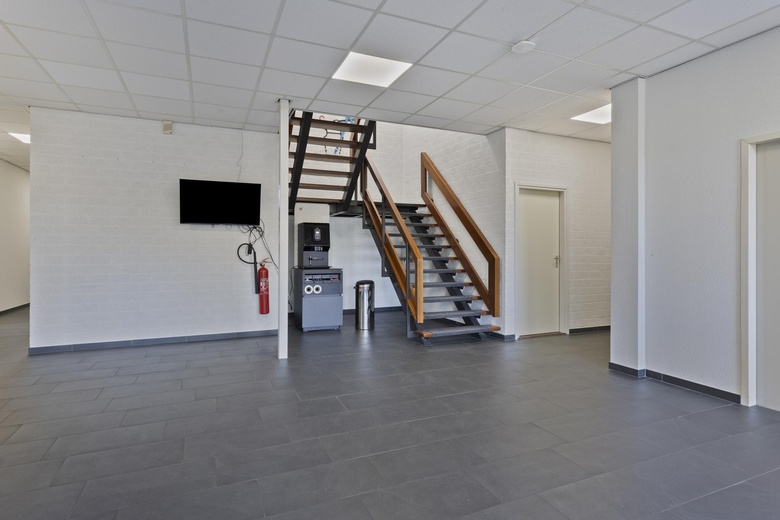 BedrijfsruimteaanGrotestraat 12<br/> inHeesbeen BedrijfsruimteaanGrotestraat 12<br/> inHeesbeen