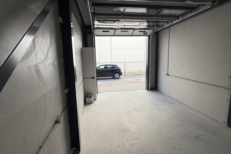 BedrijfsruimteaanHogeweyselaan 201 S<br/> inWeesp