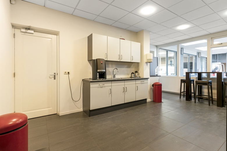 BedrijfsruimteaanVeestraat 42<br/> inLinne BedrijfsruimteaanVeestraat 42<br/> inLinne
