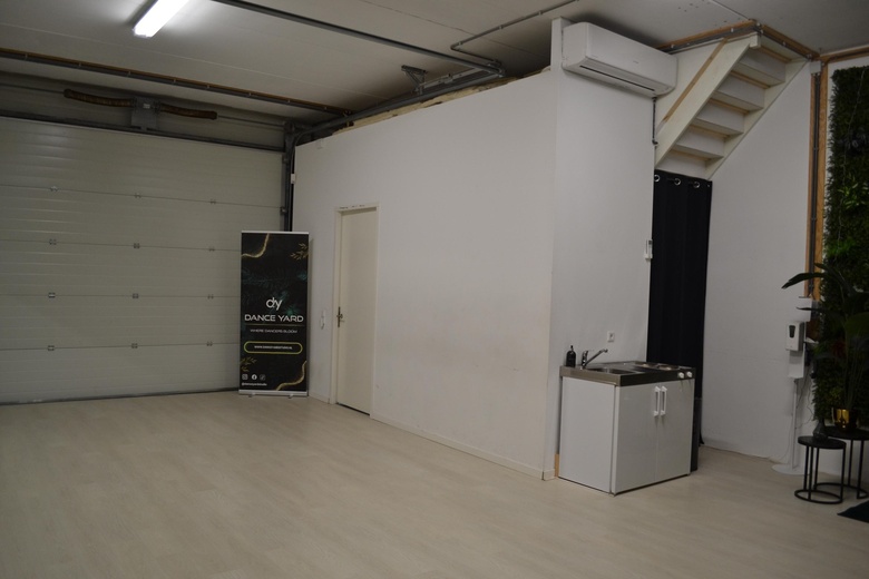 BedrijfsruimteaanXenonstraat 77<br/> inAlmere