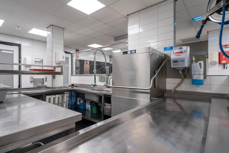 HorecaaanStationsplein | Stationsstraat - Antje 0 ong<br/> inWeert