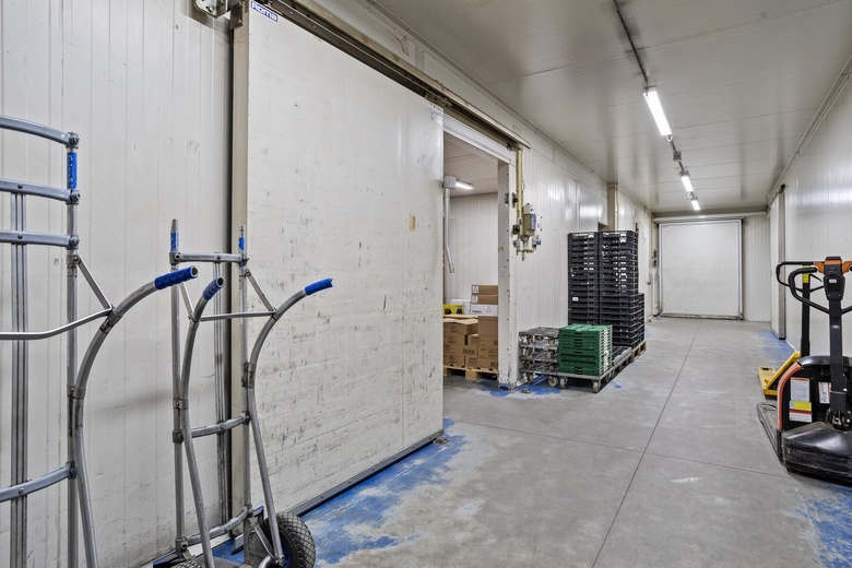 BedrijfsruimteaanSluisweg 17 a<br/> inWaalwijk BedrijfsruimteaanSluisweg 17 a<br/> inWaalwijk