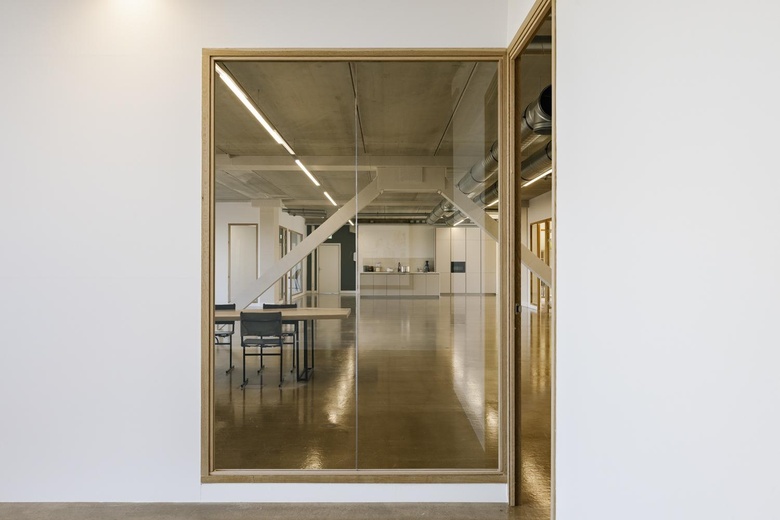 KantoorruimteaanDuivendrechtsekade 80<br/> inAmsterdam