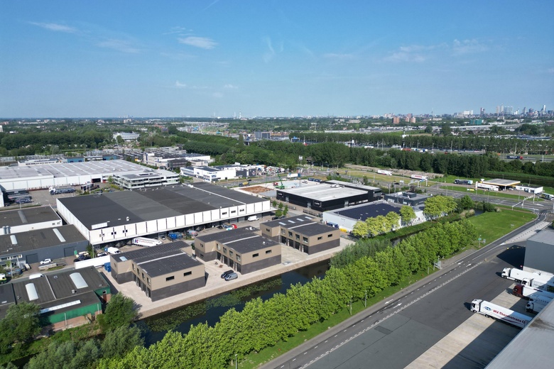 BedrijfsruimteaanOosteinde 5 b 13<br/> inBarendrecht