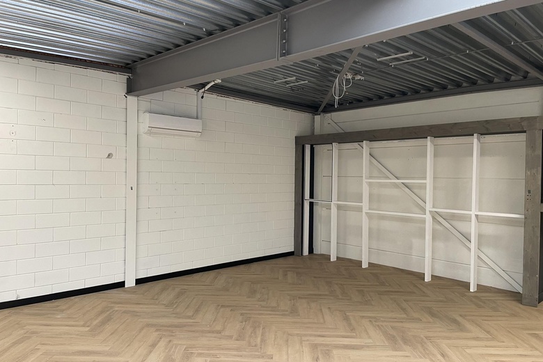 BedrijfsruimteaanBezembinder 8 a<br/> inNijkerk