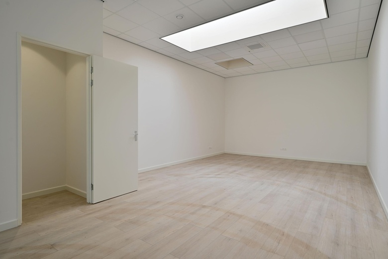 BedrijfsruimteaanHavenstraat 76 k<br/> inHuizen