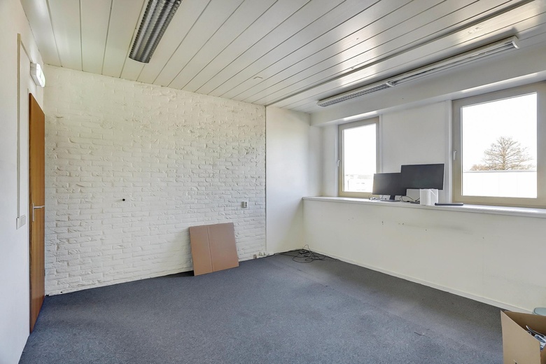 BedrijfsruimteaanAmbachtsstraat 32<br/> inWinterswijk BedrijfsruimteaanAmbachtsstraat 32<br/> inWinterswijk