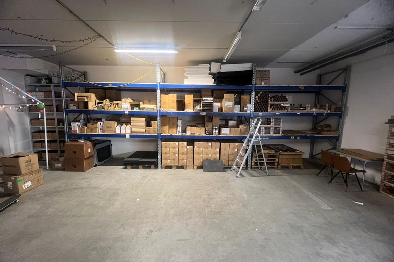 BedrijfsruimteaanLeeuwarderstraatweg 129<br/> inHeerenveen BedrijfsruimteaanLeeuwarderstraatweg 129<br/> inHeerenveen