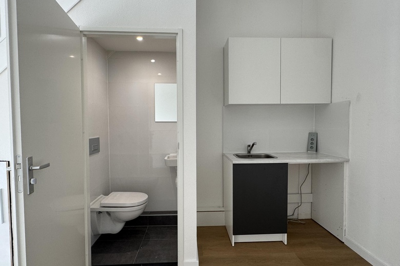 BedrijfsruimteaanFloris Versterlaan 60 C<br/> inLeiden BedrijfsruimteaanFloris Versterlaan 60 C<br/> inLeiden