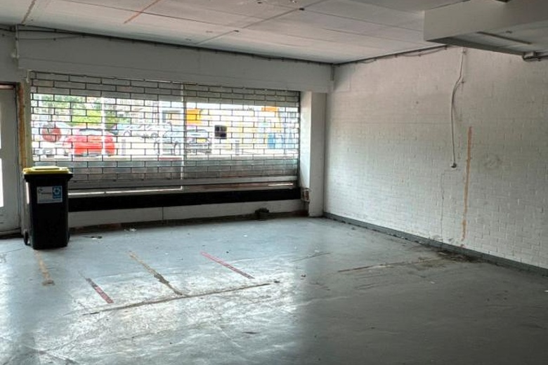 WinkelruimteaanLange Boonestraat 24<br/> inMaassluis WinkelruimteaanLange Boonestraat 24<br/> inMaassluis