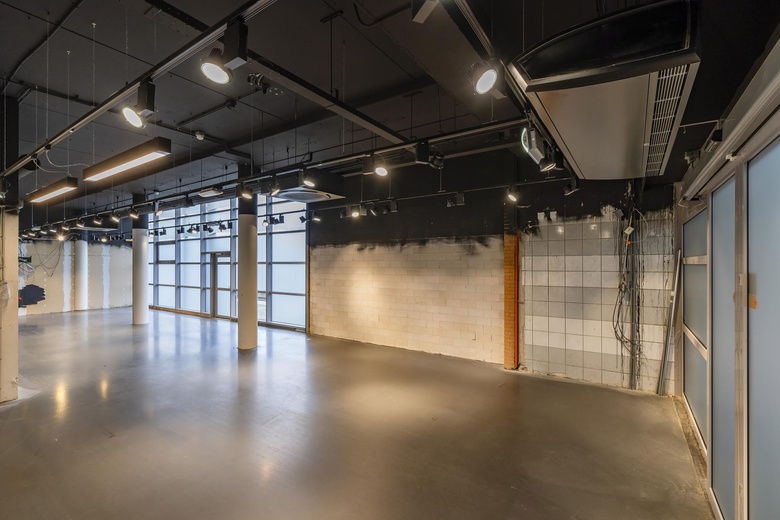 WinkelruimteaanStationsplein 6<br/> inHilversum WinkelruimteaanStationsplein 6<br/> inHilversum
