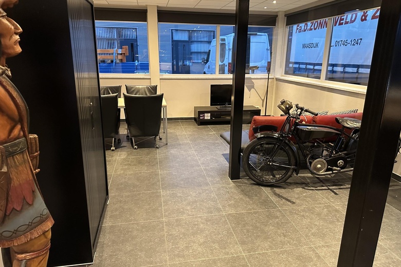 BedrijfsruimteaanHoofdstraat 91<br/> inZenderen