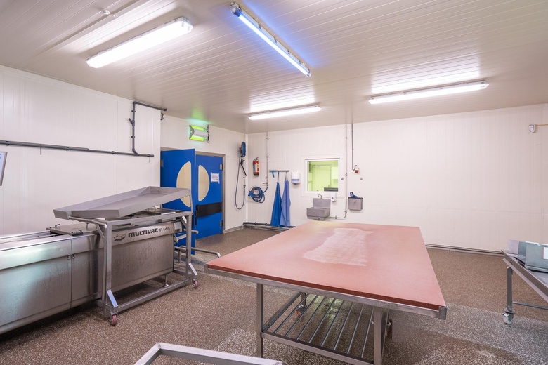 BedrijfsruimteaanIndustrieweg 31 - 33<br/> inWaardenburg BedrijfsruimteaanIndustrieweg 31 - 33<br/> inWaardenburg