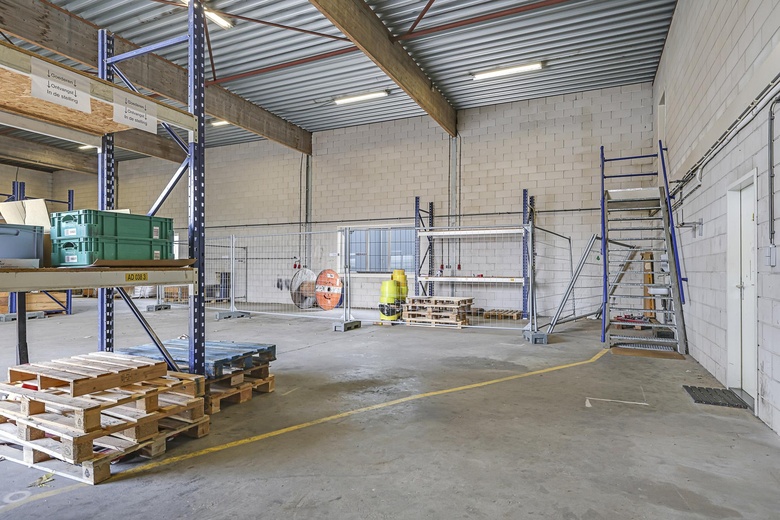 BedrijfsruimteaanNijverheidsweg 1<br/> inHengelo BedrijfsruimteaanNijverheidsweg 1<br/> inHengelo