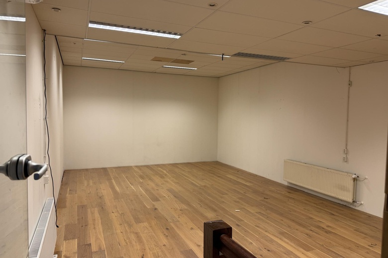 BedrijfsruimteaanPampuslaan 15<br/> inWeesp