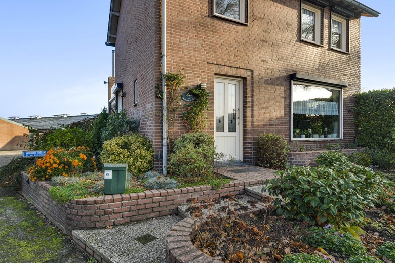 BedrijfsruimteaanVenloseweg 111<br/> inHorst