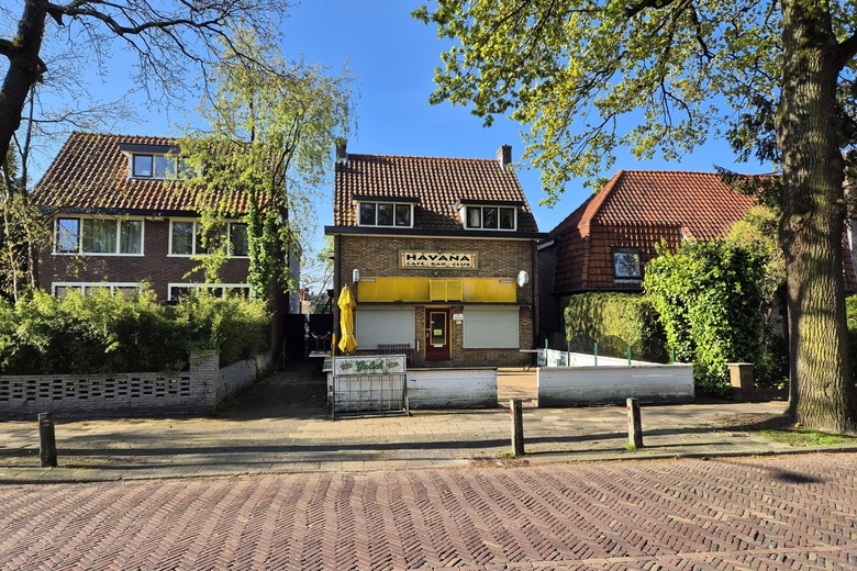 Bekijk foto Winkelruimte aan de Soesterweg 398 in Amersfoort Bekijk foto Winkelruimte aan de Soesterweg 398 in Amersfoort