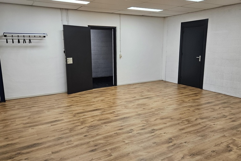 BedrijfsruimteaanJules Verneweg 15<br/> inEmmen