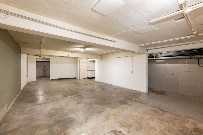 WinkelruimteaanFransenstraat 21<br/> inVlaardingen