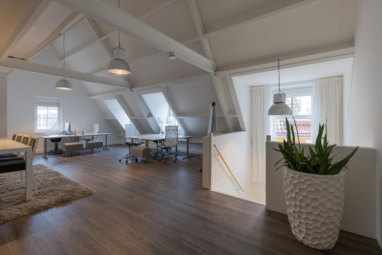 KantoorruimteaanZwaardklamp 7<br/> inHuizen KantoorruimteaanZwaardklamp 7<br/> inHuizen