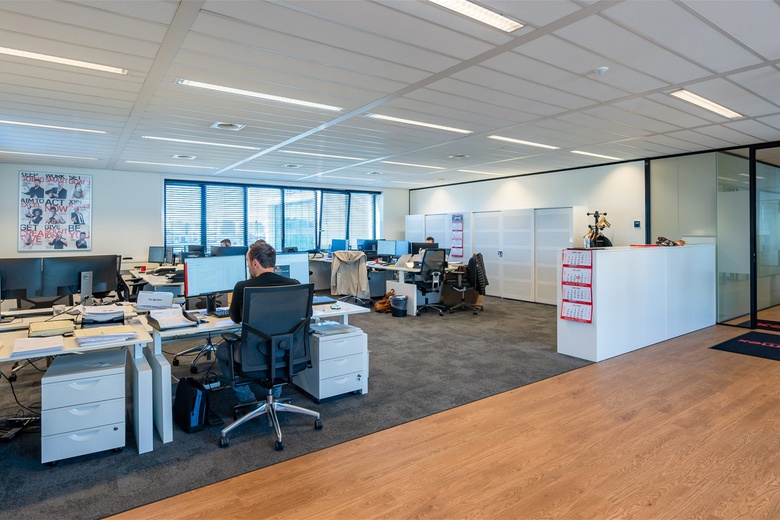 KantoorruimteaanWaalhaven O.z. 83 A<br/> inRotterdam