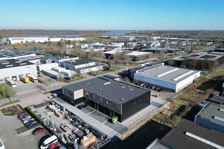 BedrijfsruimteaanJan van der Heijdenstraat 26 P<br/> inOud-Beijerland