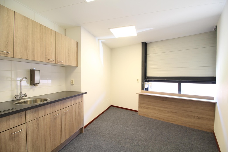 BedrijfsruimteaanDe Veldoven 2 B<br/> inHendrik-Ido-Ambacht BedrijfsruimteaanDe Veldoven 2 B<br/> inHendrik-Ido-Ambacht