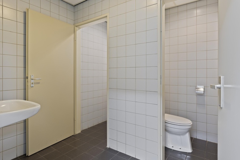 BedrijfsruimteaanGrotestraat 12<br/> inHeesbeen BedrijfsruimteaanGrotestraat 12<br/> inHeesbeen