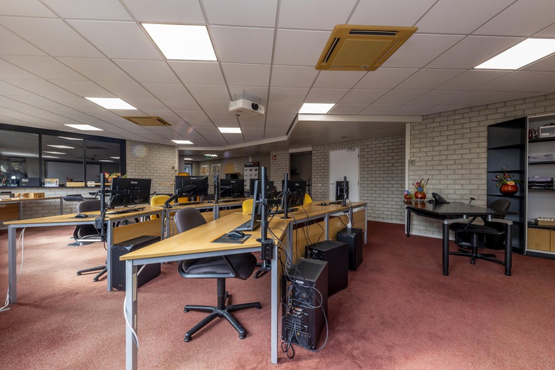 KantoorruimteaanStationstraat 278<br/> inNuth KantoorruimteaanStationstraat 278<br/> inNuth