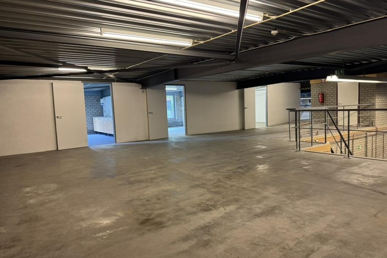 BedrijfsruimteaanHofdwarsweg 20<br/> inGeleen