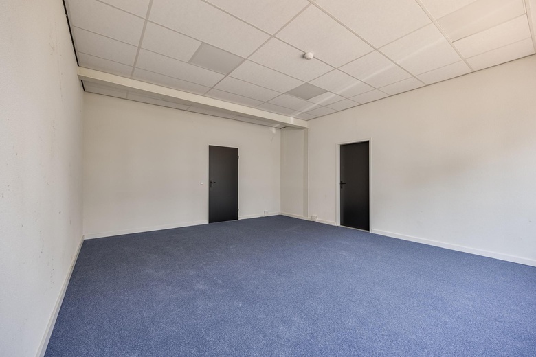 KantoorruimteaanVenenweg 18<br/> inZwanenburg KantoorruimteaanVenenweg 18<br/> inZwanenburg