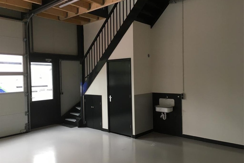 BedrijfsruimteaanDorresteinweg 70 19<br/> inSoest