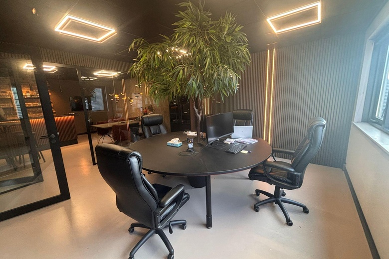 BedrijfsruimteaanKievitsven 78<br/> inRosmalen BedrijfsruimteaanKievitsven 78<br/> inRosmalen