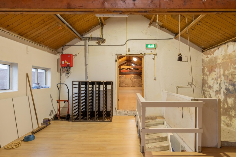 WinkelruimteaanHoofdstraat 144<br/> inSassenheim