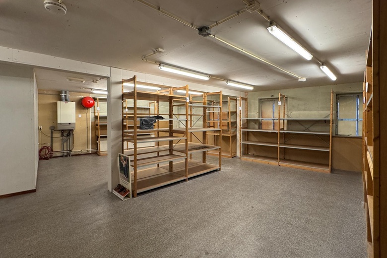 WinkelruimteaanSlijkstraat 37<br/> inWeesp WinkelruimteaanSlijkstraat 37<br/> inWeesp