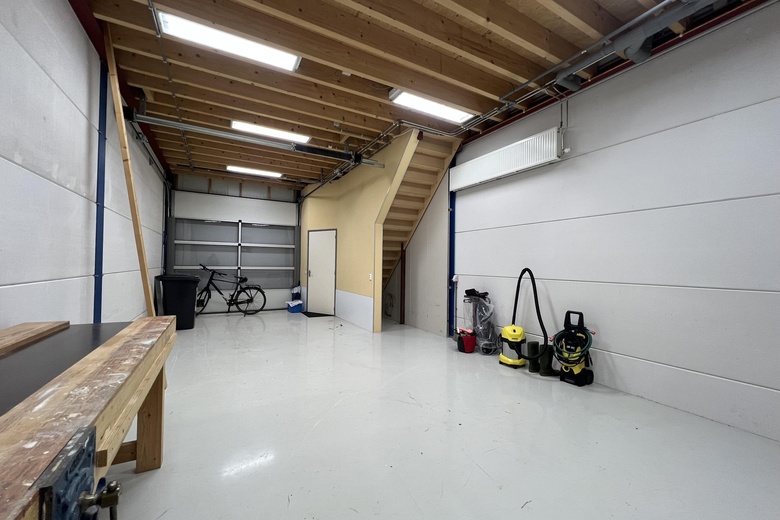 BedrijfsruimteaanNoordeinde 152<br/> inHendrik-Ido-Ambacht